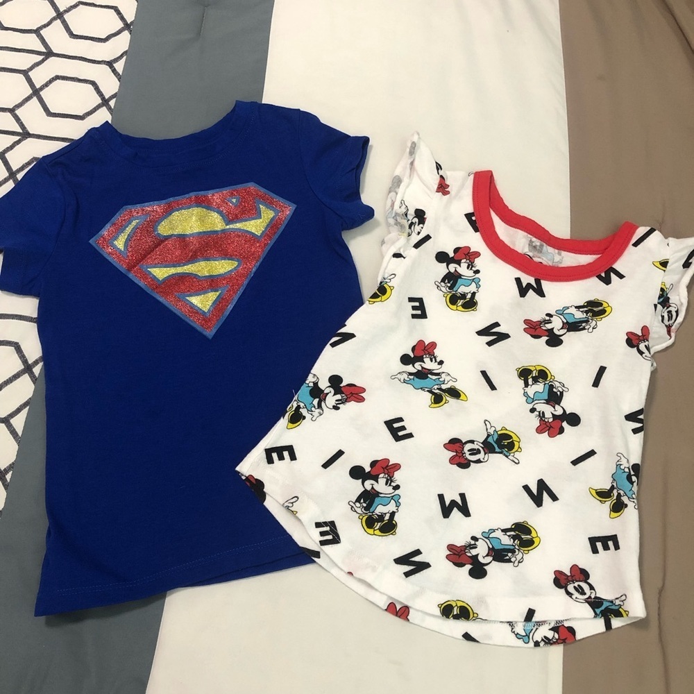 GIRL’S 2 Tees Short Sleeve Bundle Size XS 4/5